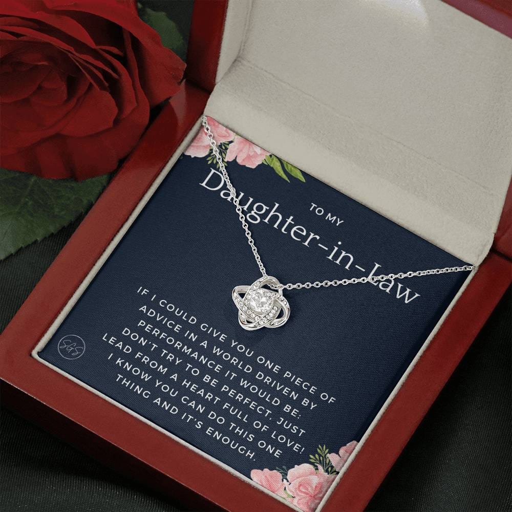 1012DILj Necklace Love Knot