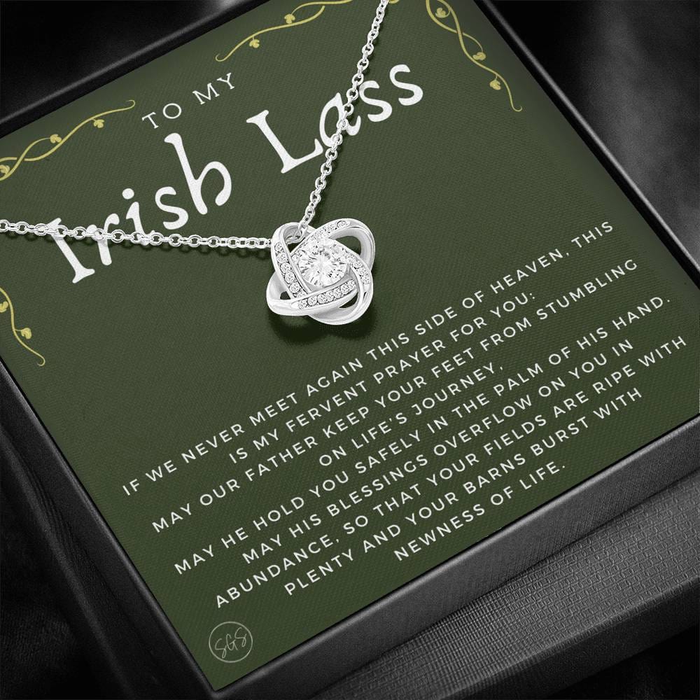 001g Necklace Love Knot