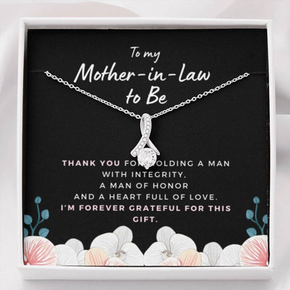 MotherInLawMoldingaMan2 Necklace Beauty