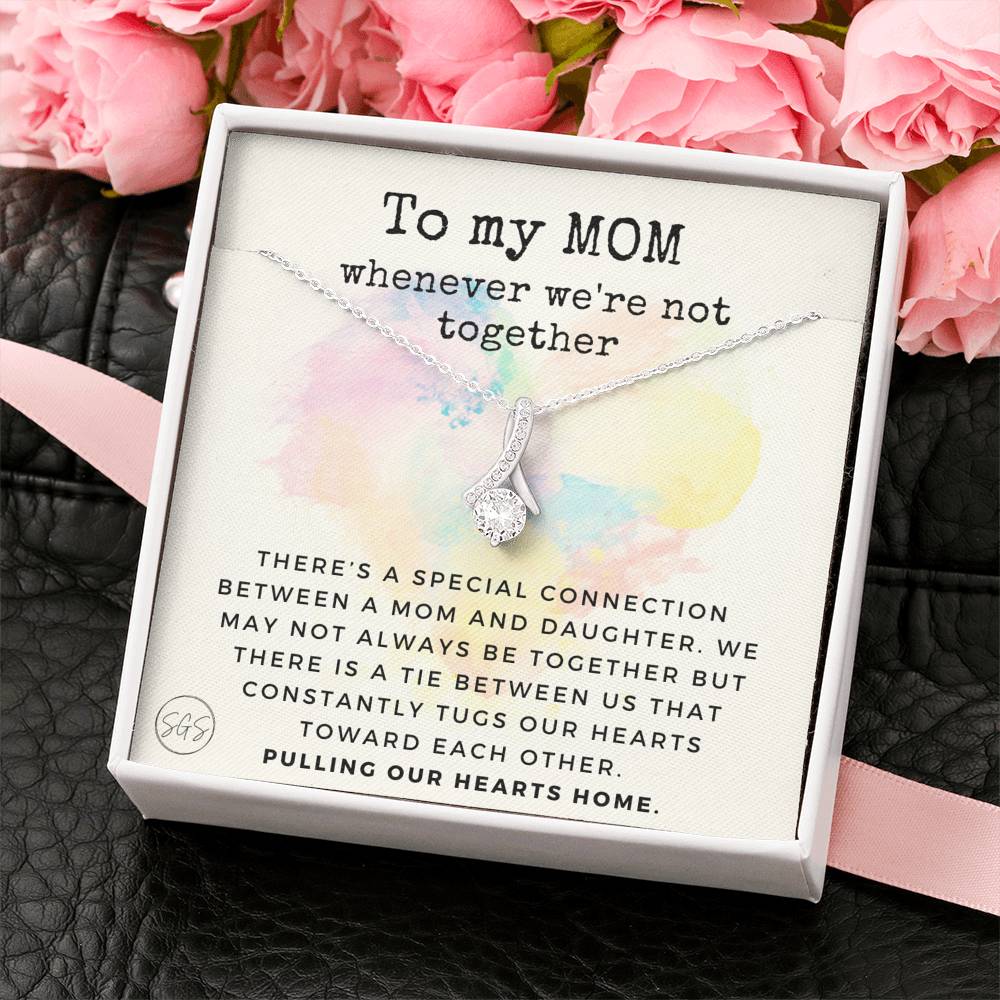 0921e Long Distance Mom Necklace Beauty