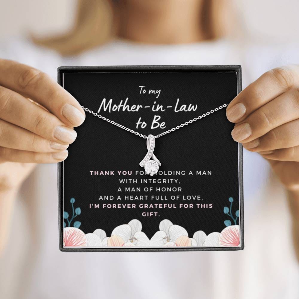 MotherInLawMoldingaMan2 Necklace Beauty