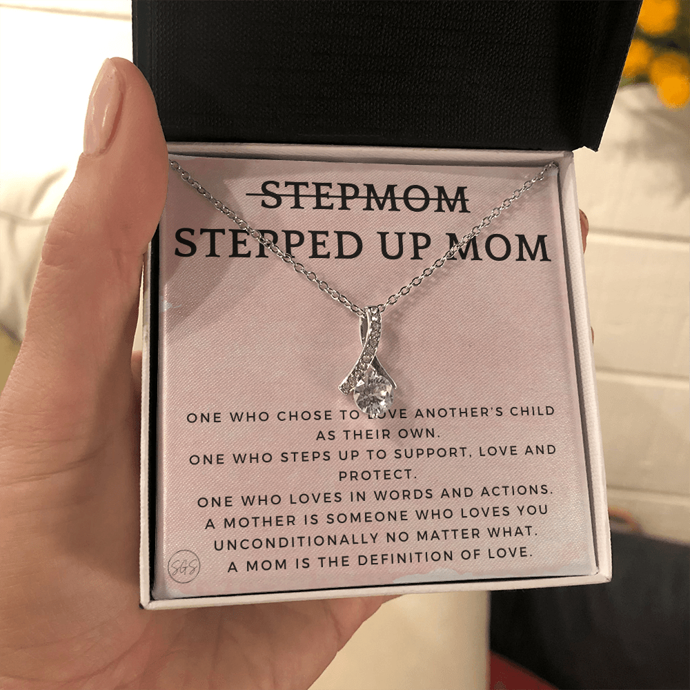 Stepped Up Mom | Gift for Stepmom, Bonus Mom, Stepmother, Grandma, Second Mama, From Step Daughter Son, Christmas, Birthday, Foster 1026dB