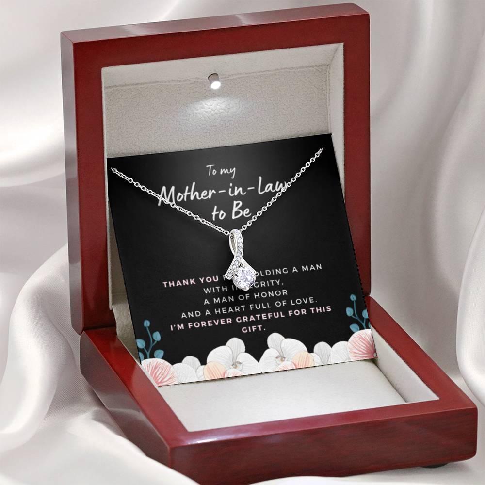 MotherInLawMoldingaMan2 Necklace Beauty