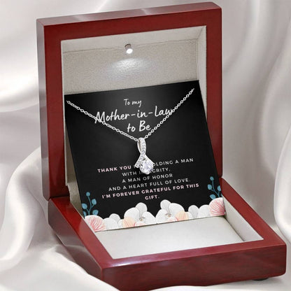 MotherInLawMoldingaMan2 Necklace Beauty