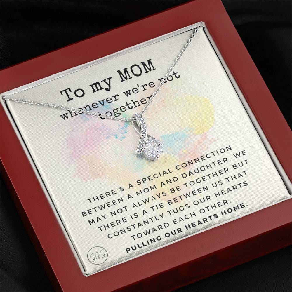 0921e Long Distance Mom Necklace Beauty