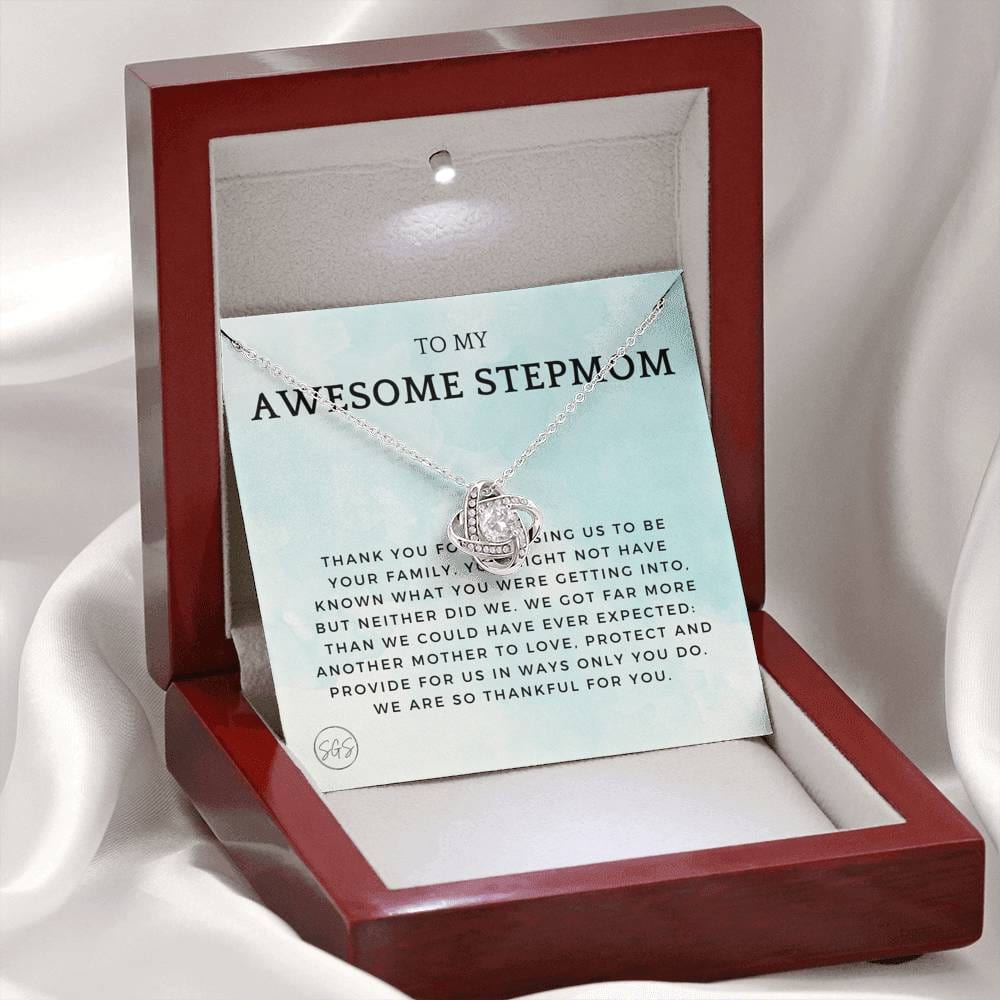 0907iS Necklace Love Knot