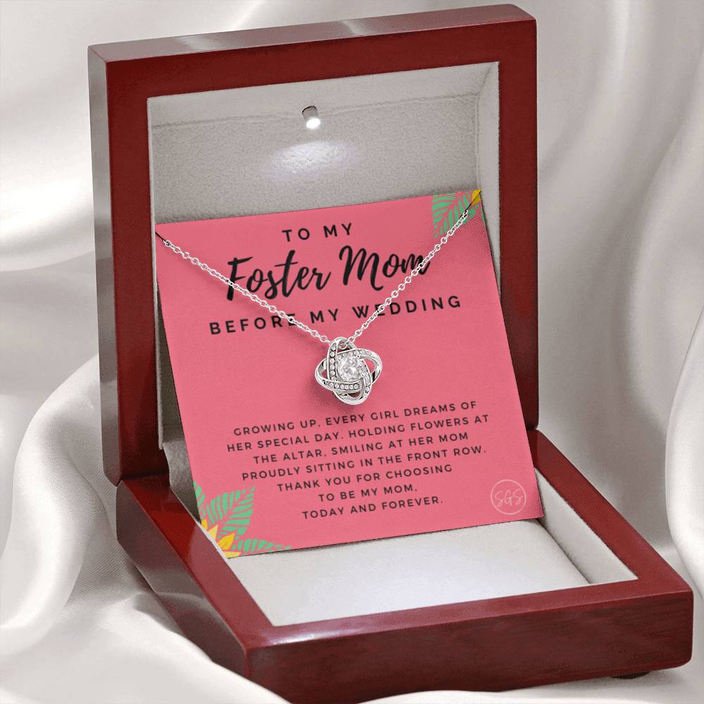 0624B Necklace Love Knot