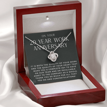 1215a20 Necklace Love Knot
