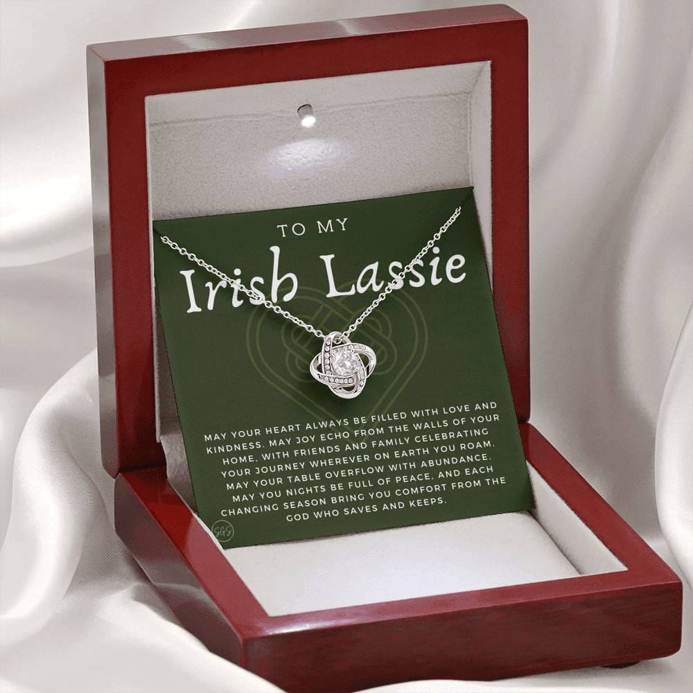 001d Necklace Love Knot