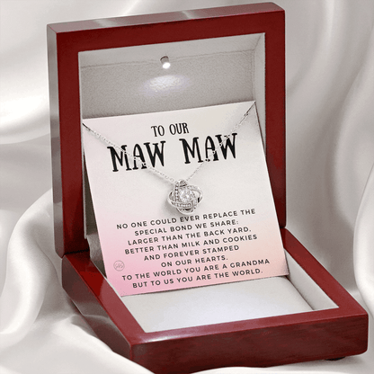 1119mg Necklace Love Knot