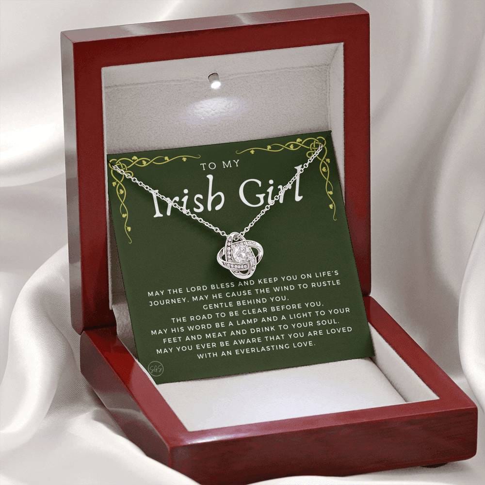 001f Necklace Love Knot