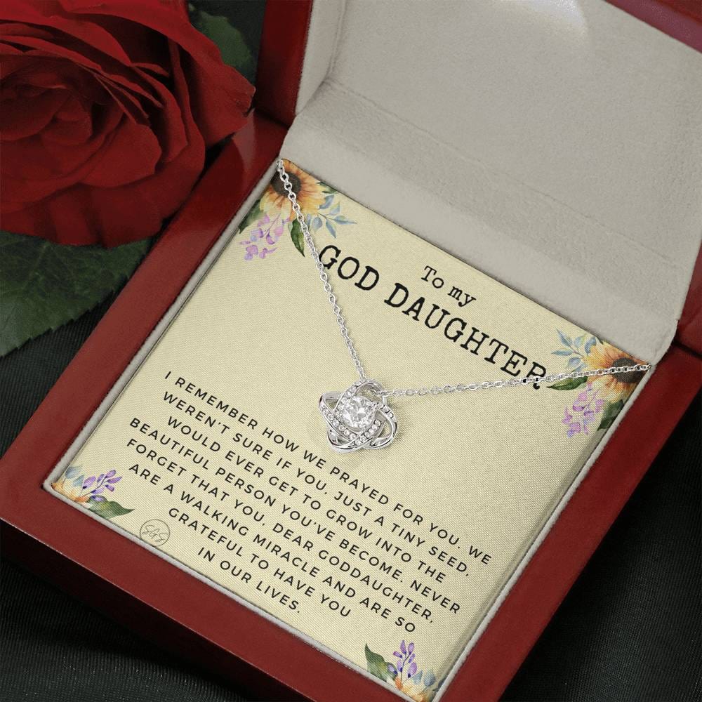 0918b Necklace Love Knot