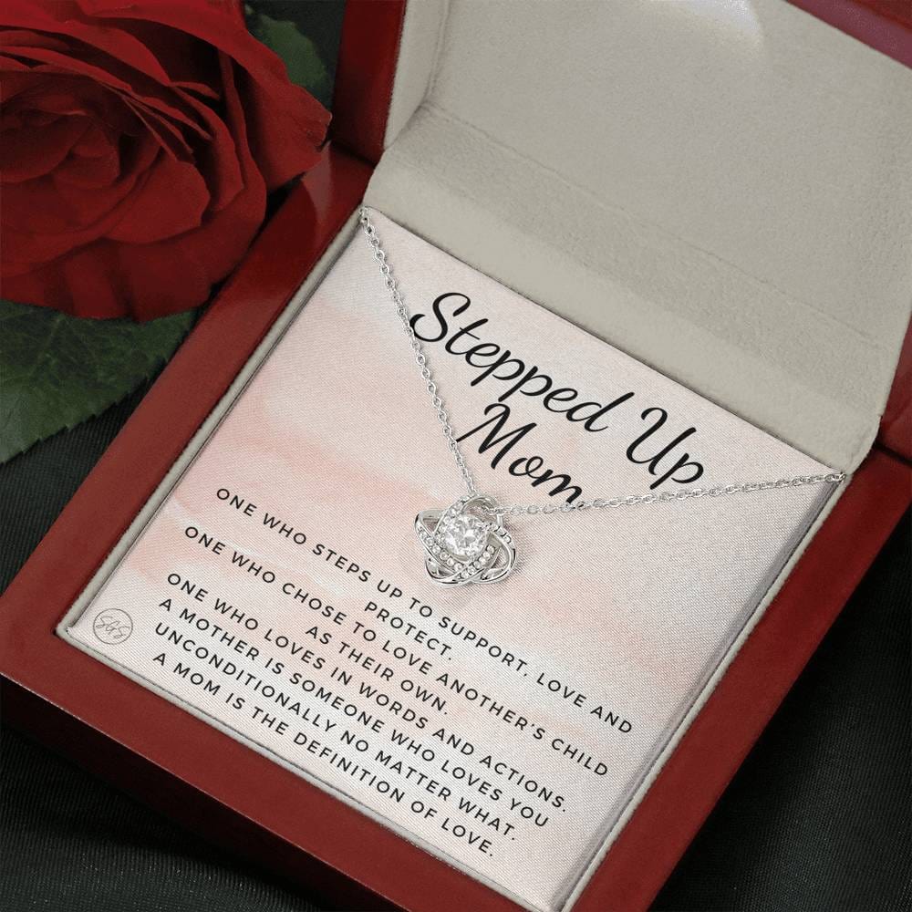 1026c Necklace Love Knot