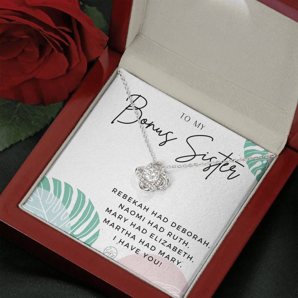 1104g Necklace Love Knot