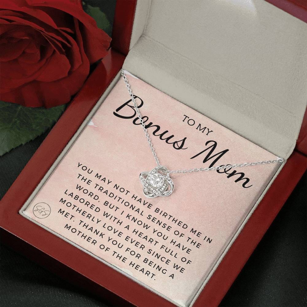 0907uB Necklace Love Knot