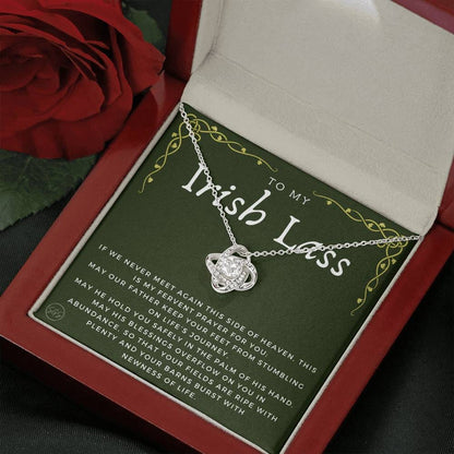 001g Necklace Love Knot