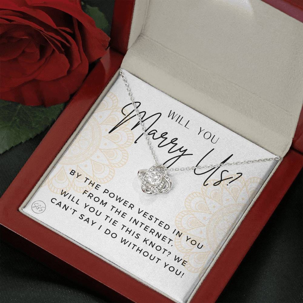 0817h Necklace Love Knot