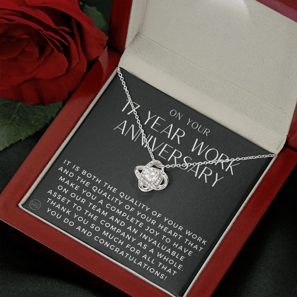 1215a17 Necklace Love Knot