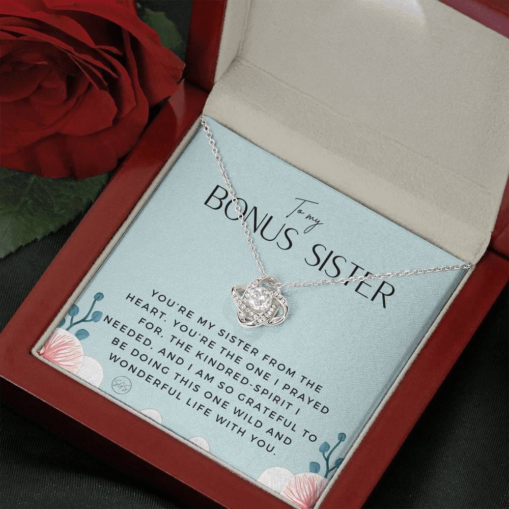 1104d Necklace Love Knot