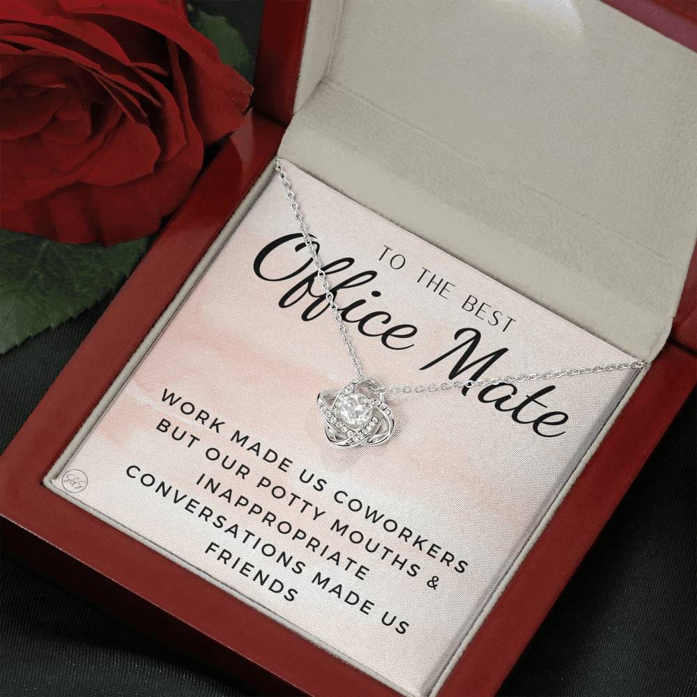 1111oma Necklace Love Knot