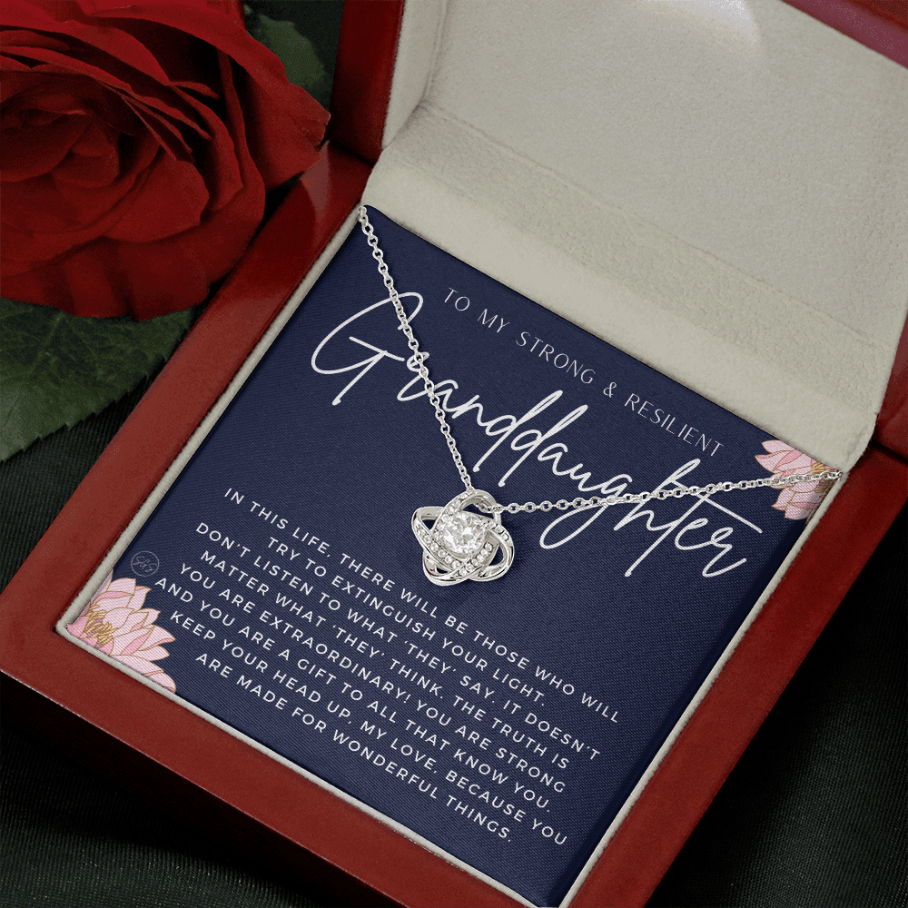 1126d Necklace Love Knot