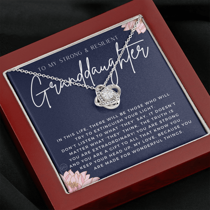 1126d Necklace Love Knot