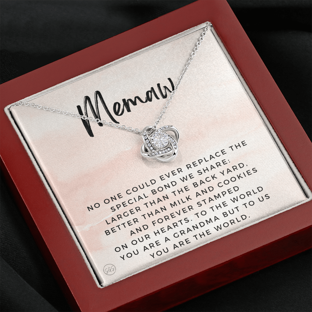 1119wh Necklace Love Knot