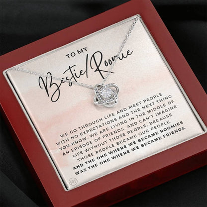 0820d Necklace Love Knot
