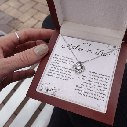 Personalized Knot Necklace for Your Mother-in-law | Mother's Day Gift, From Daughter-in-Law, Mother in Love MIL2k